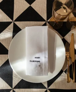 indradanush Tischwäsche|Servietten|Besticktes Leinenservietten-Set "Celebrations"