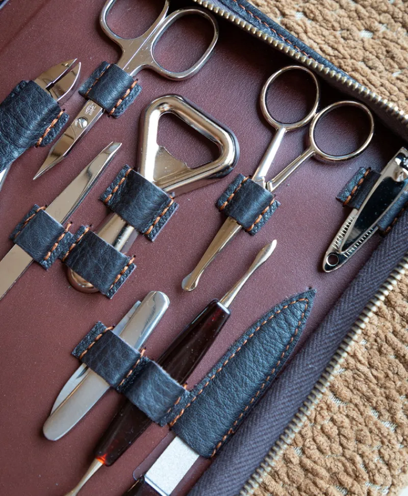 F. HAMMANN Reiseaccessoires|Maniküre Etuis|Chervo Reisenecessaire aus Kalbleder - Eschenburg Bestecke