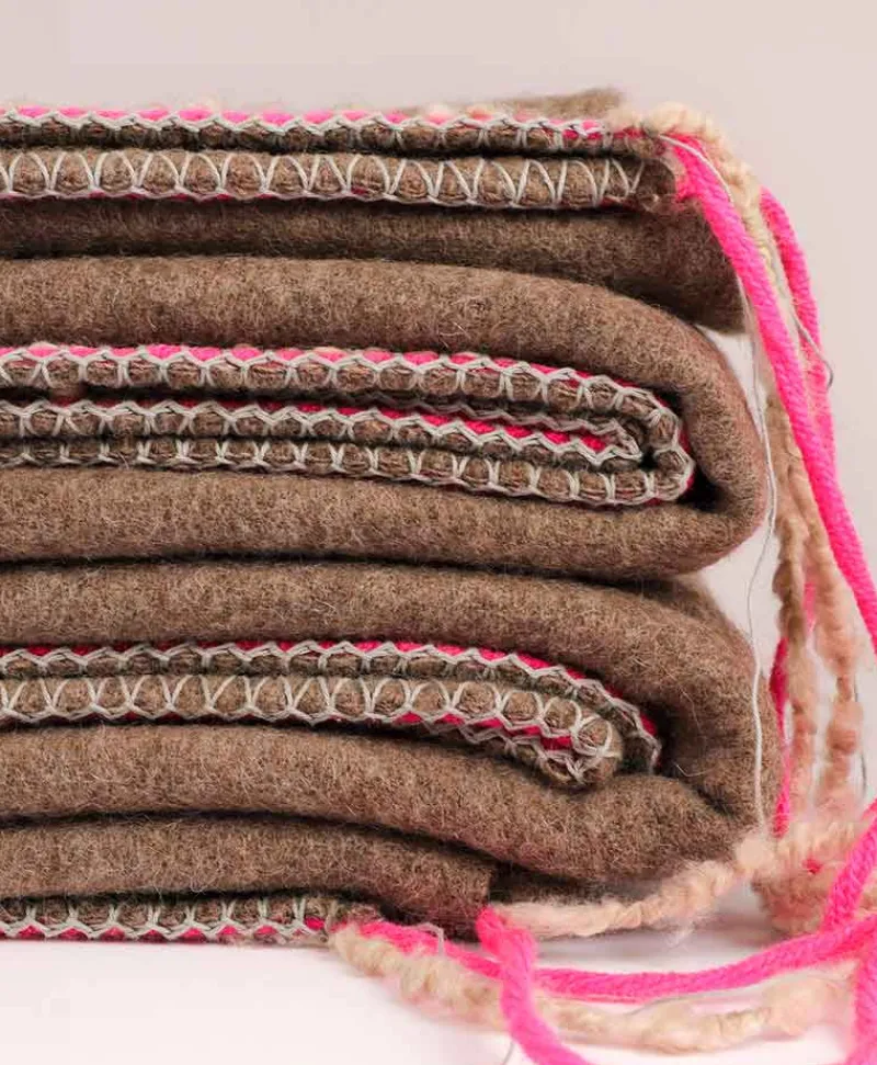 LPJ Studios Edles Handwerk|Decken Und Plaids|Mountainplaid – Decke aus Schafwolle