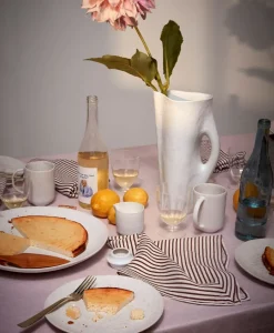 L'Objet Glasflaschen, Karaffen Und Dekanter|Shop The Look - Brotzeit|Porzellankrug Timna Pitcher