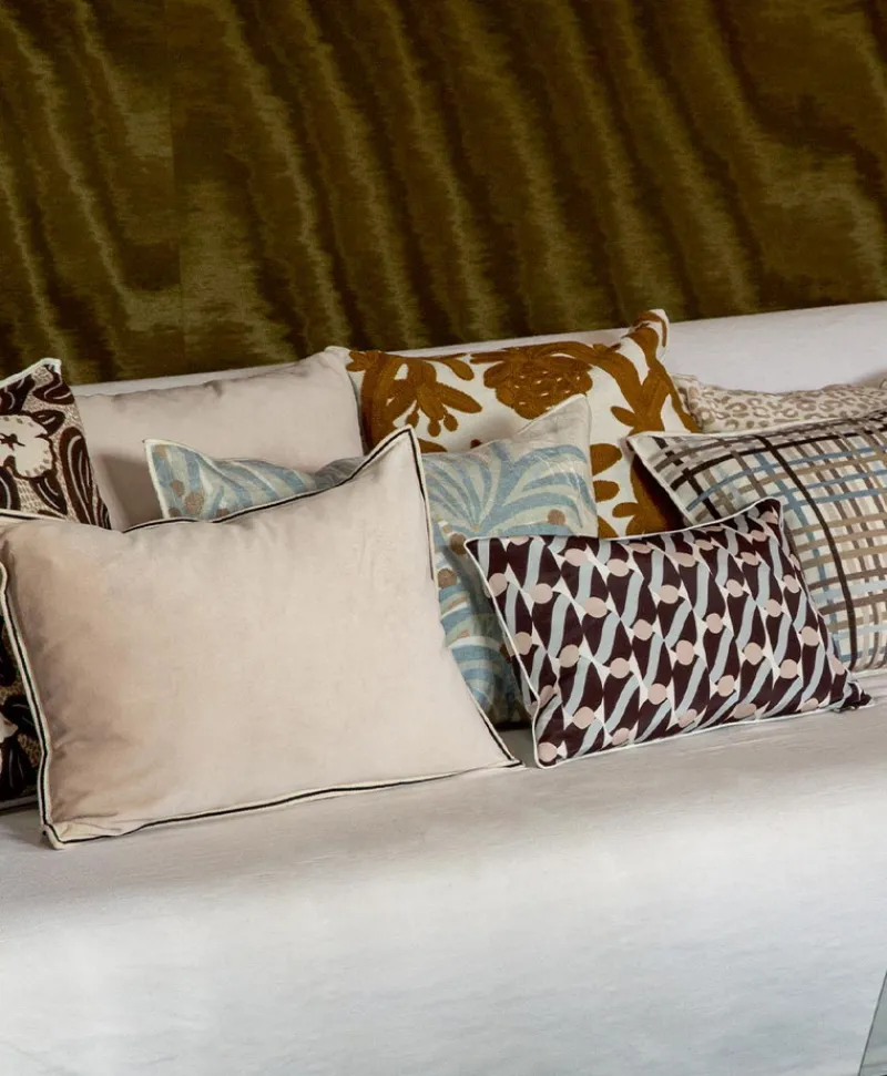 u00c9litis Kissen|Samtkissen Aristote mit Paspelveredelung