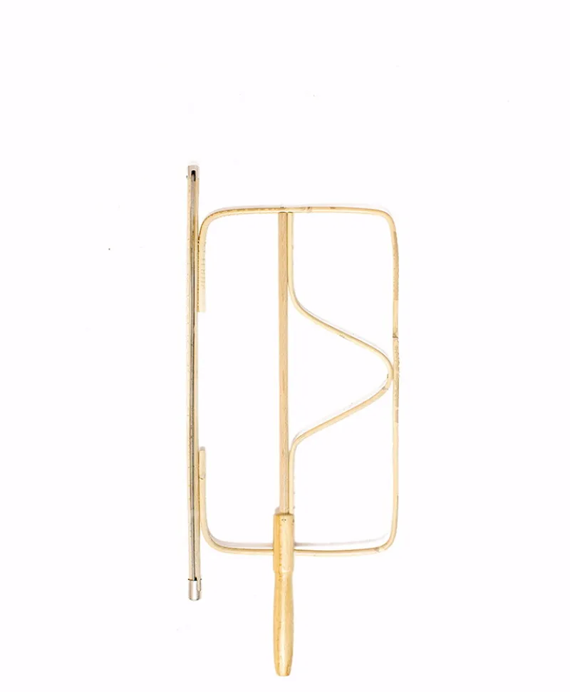 Formpoet Zeitungshalter|Wiener Zeitungshalter aus Holz