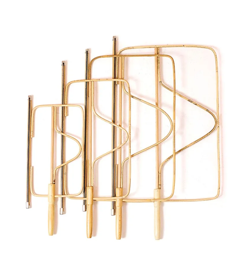 Formpoet Zeitungshalter|Wiener Zeitungshalter aus Holz