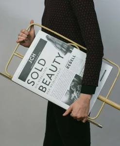 Formpoet Zeitungshalter|Wiener Zeitungshalter aus Holz