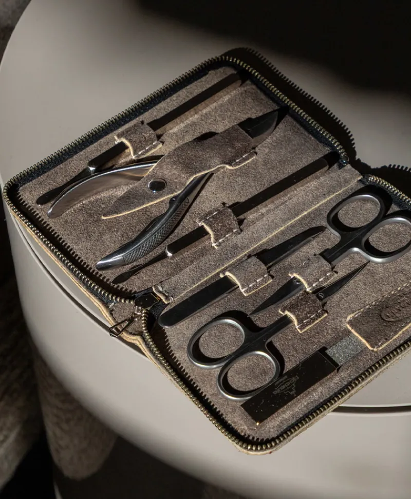 F. HAMMANN Reiseaccessoires|Maniküre Etuis|Wildbuck Manicure – Maniküre-Etui Wildbockleder mit Eschenburg Besteck